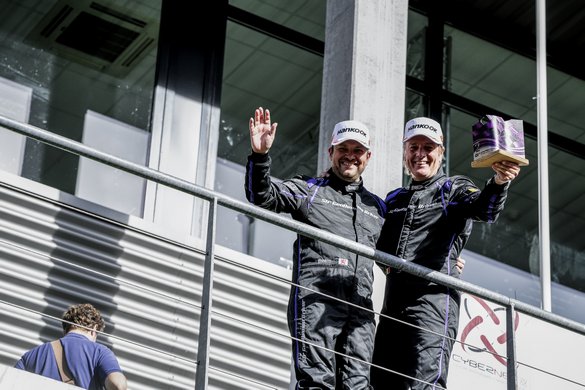 SGD Sponsor de la Prime Racing Team !